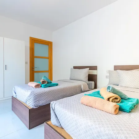 New Spacious Apartment 3Bdr 2 Bth Bugibba St. Paul's Bay Exterior photo
