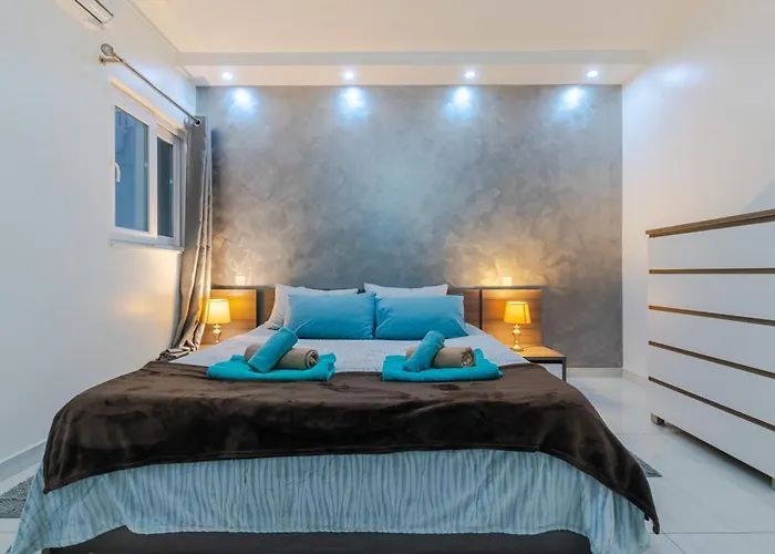 New Spacious Apartment 3Bdr 2 Bth Bugibba