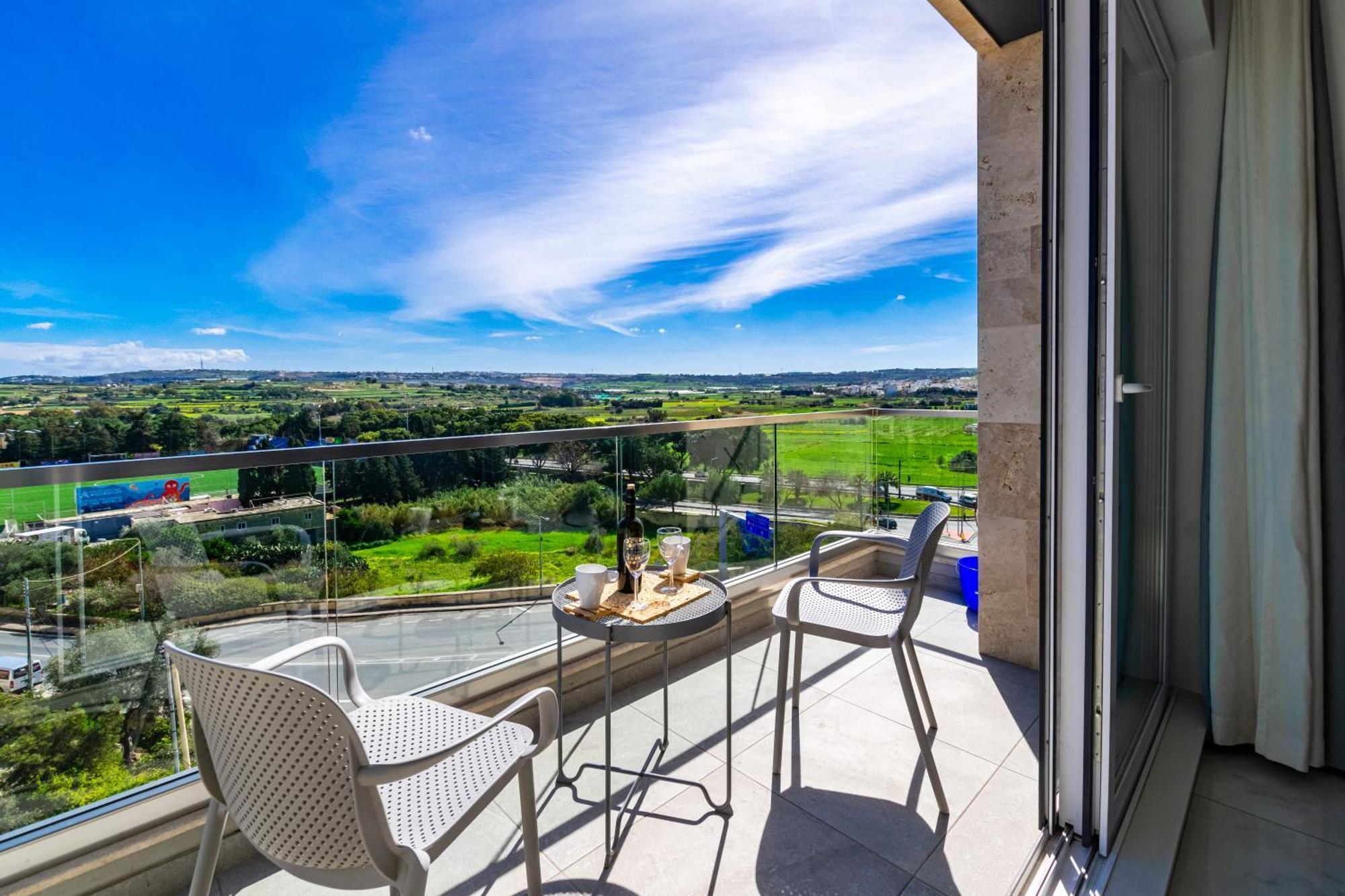 Lägenhet New Spacious 3bdr 2 Bth Bugibba St. Paul's Bay