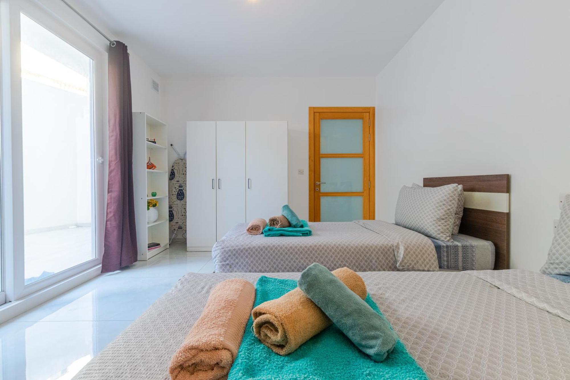 New Spacious 3bdr 2 Bth Bugibba Lägenhet