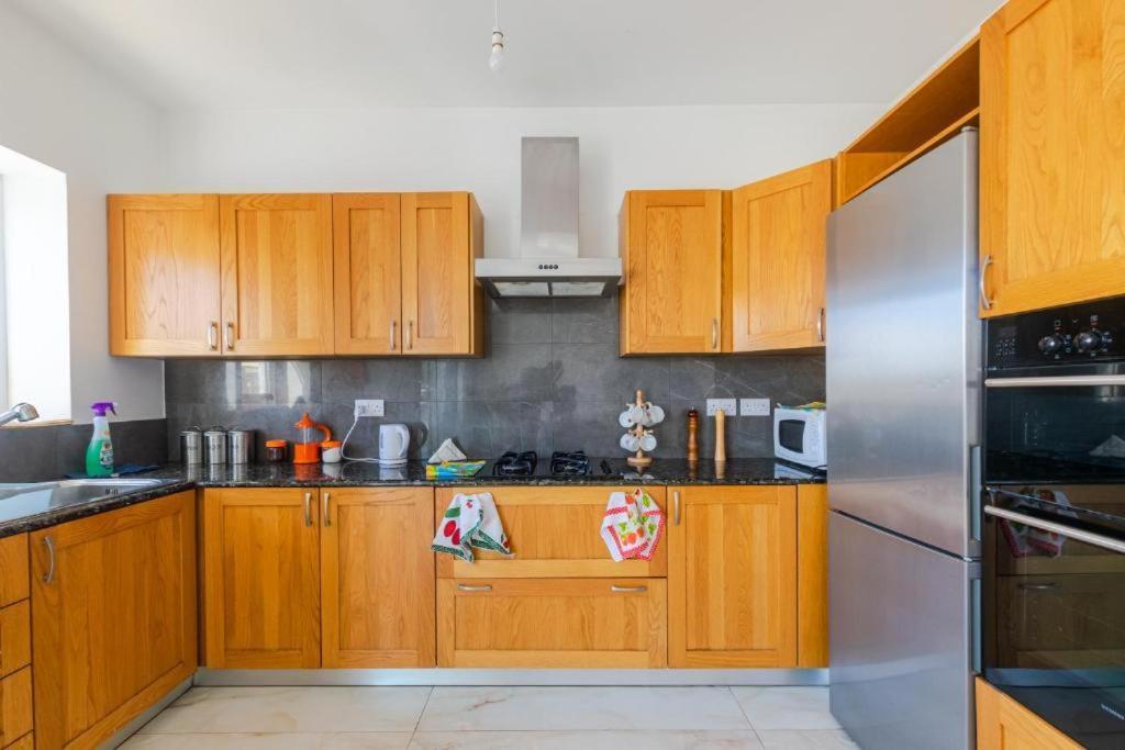 Apartment New Spacious 3bdr 2 Bth Bugibba *