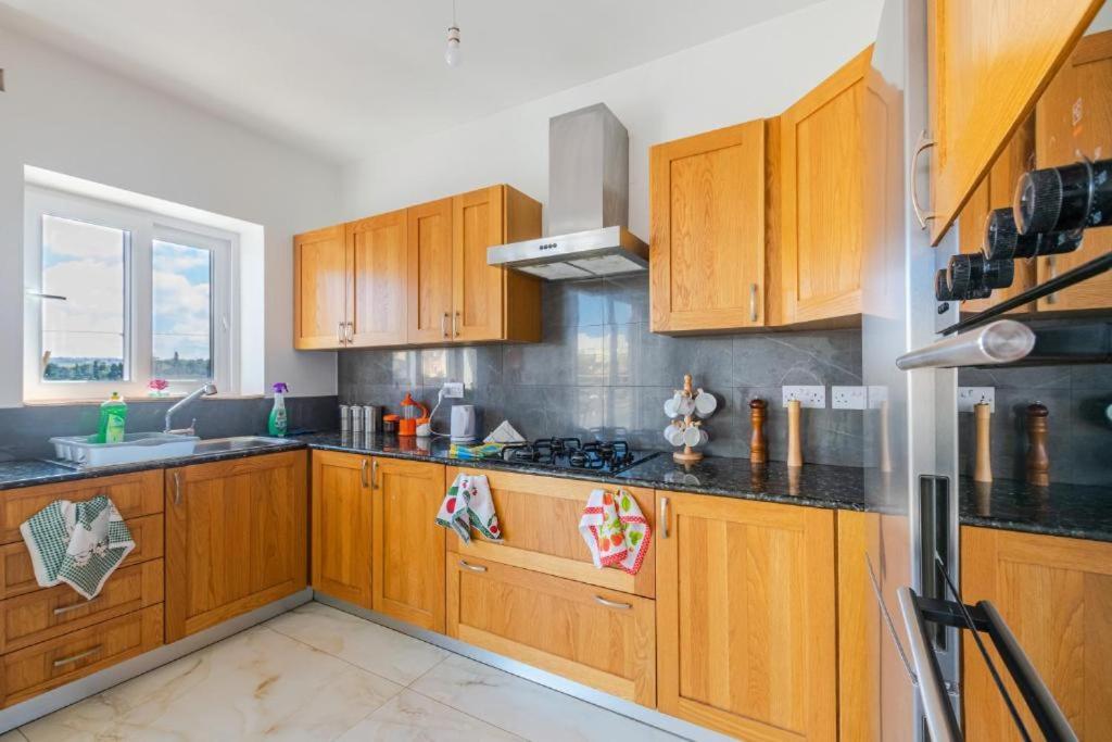 Lägenhet New Spacious 3bdr 2 Bth Bugibba St. Paul's Bay