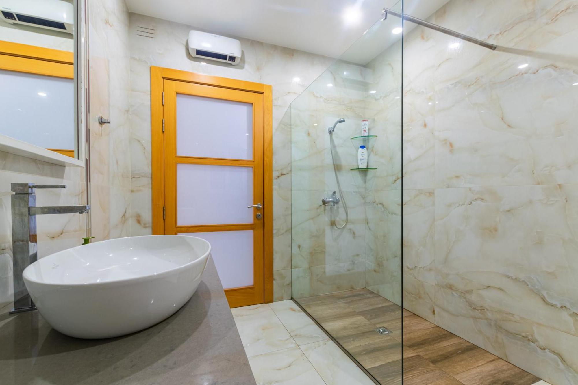 New Spacious 3bdr 2 Bth Bugibba Apartment *