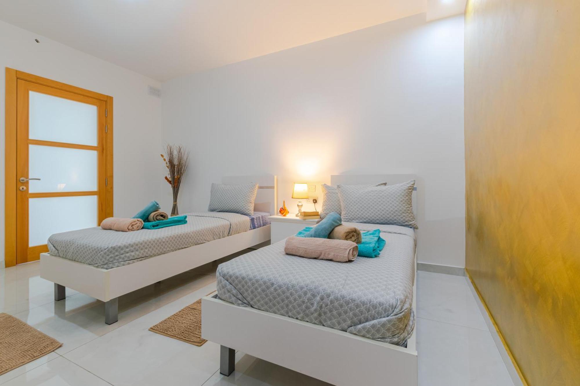 New Spacious 3bdr 2 Bth Bugibba 公寓